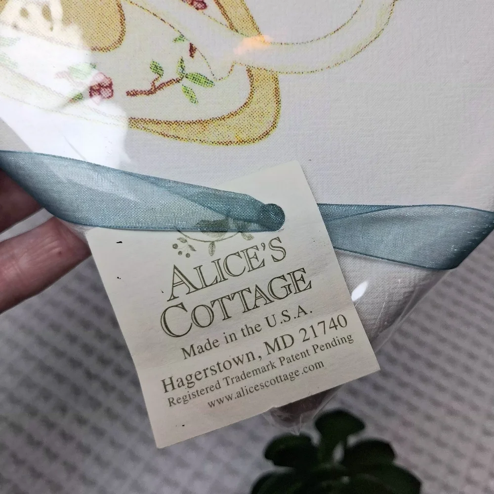 NWT Alice's Cottage Flour Sack Towels 24x36 Set Of 2 Stacked Teacups w/Wren